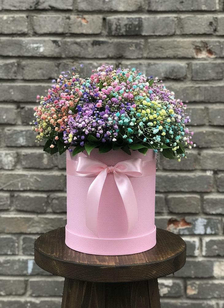 Цветочная композиция из Гипсофила и Розы в шляпной коробке в Баймаке