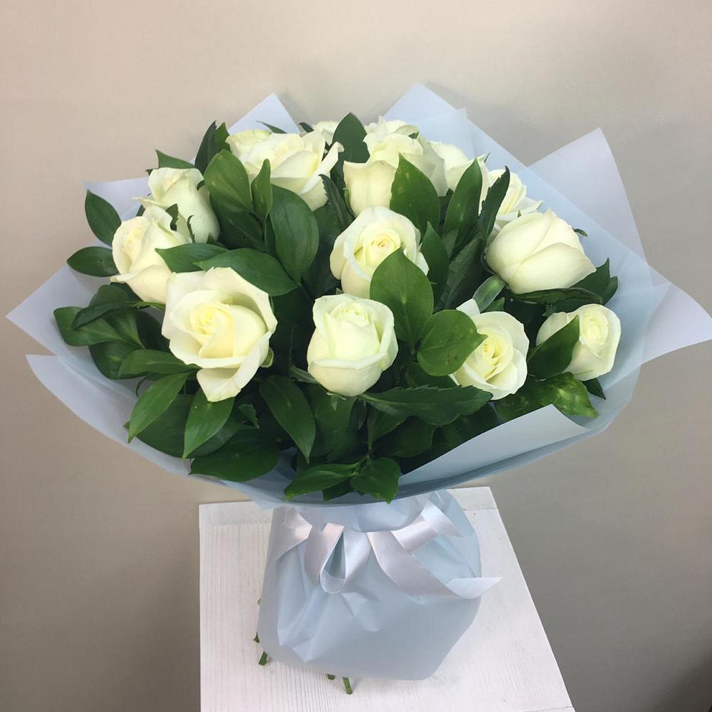 Букет 15 Белых роз Проуд в Баймаке