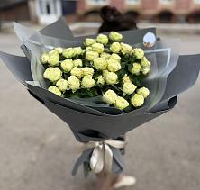 Букет Белые кустовые розы Солинеро в Баймаке