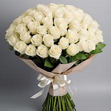 Букет 101 беля роза Белоснежка в Баймаке