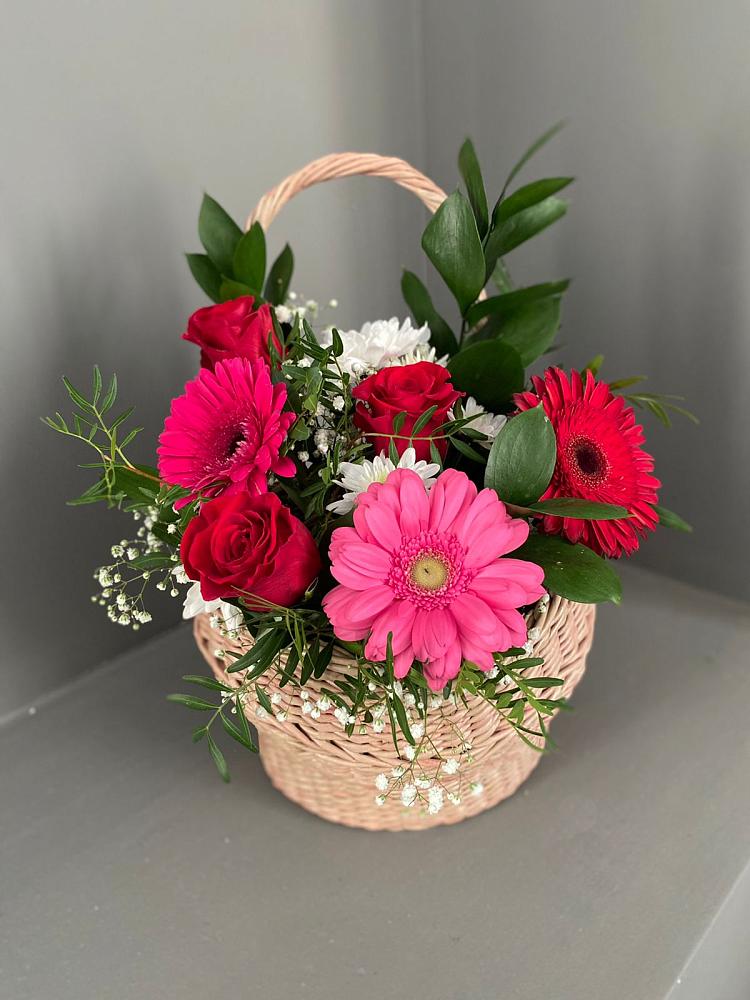 Цветочная композиция из Розы, Хризантемы и Герберы в корзине в Баймаке